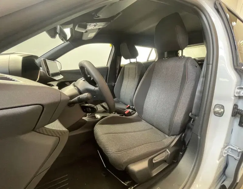 Peugeot 2008 nuova a Ferrara (12)