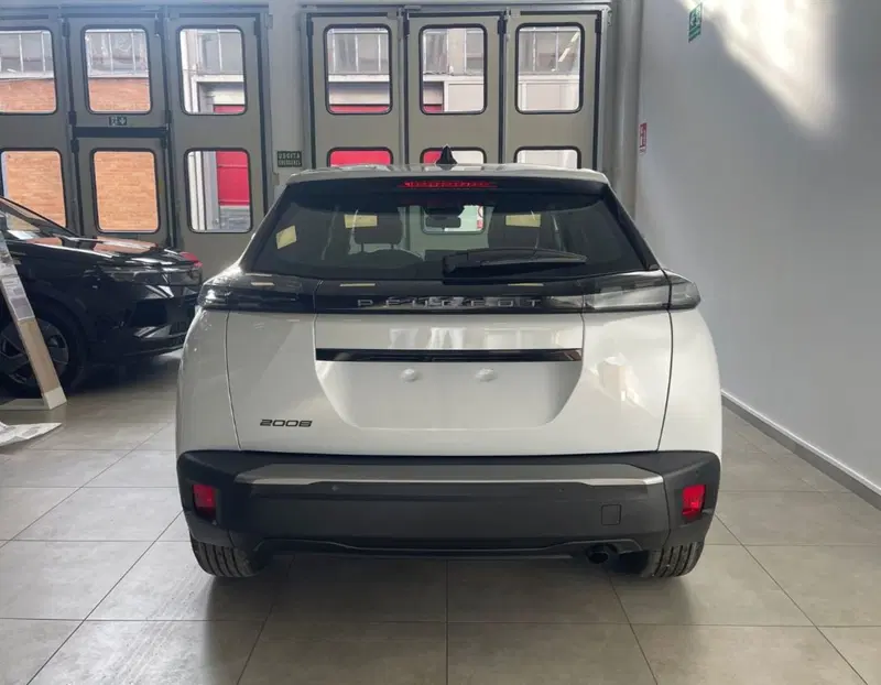 Peugeot 2008 nuova a Ferrara (2)