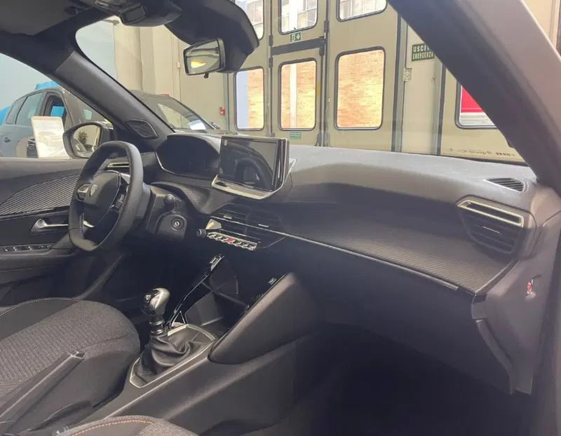 Peugeot 2008 nuova a Ferrara (4)