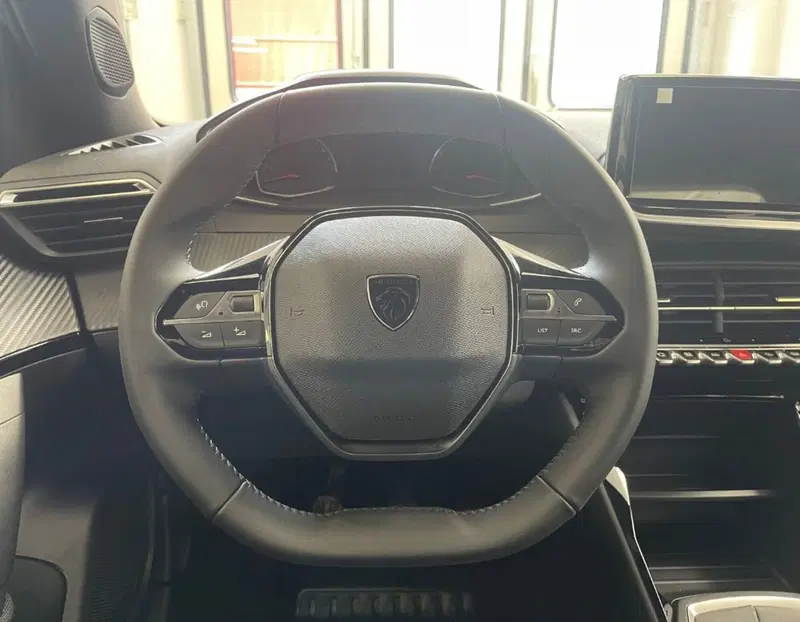Peugeot 2008 nuova a Ferrara (8)