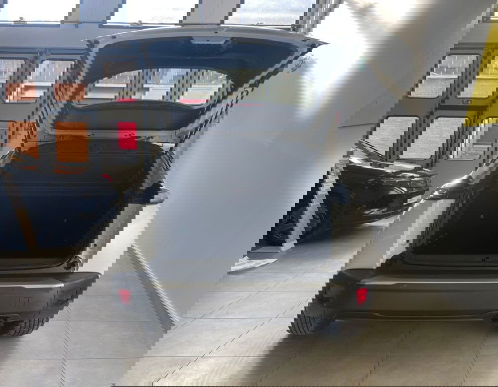 Peugeot 2008 nuova a Ferrara (9)