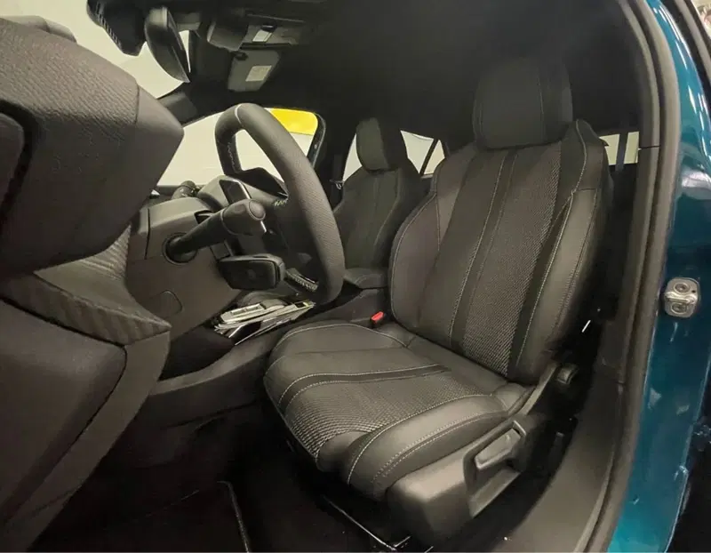 Peugeot 2008 nuova a Ferrara (11)