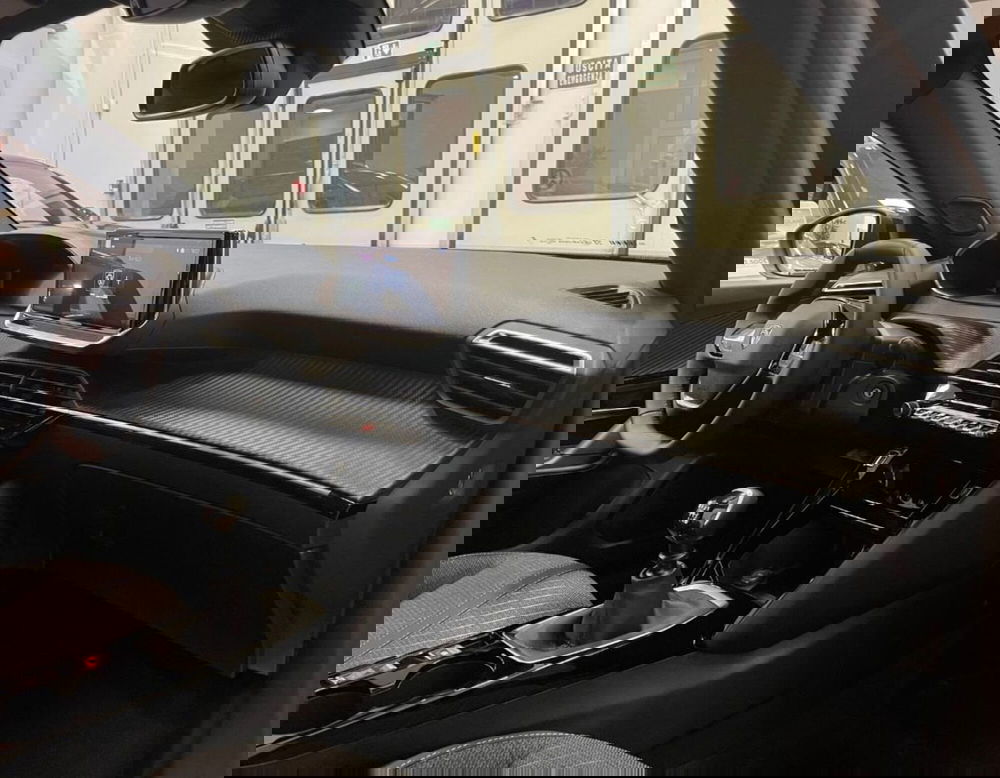 Peugeot 2008 nuova a Ferrara (4)