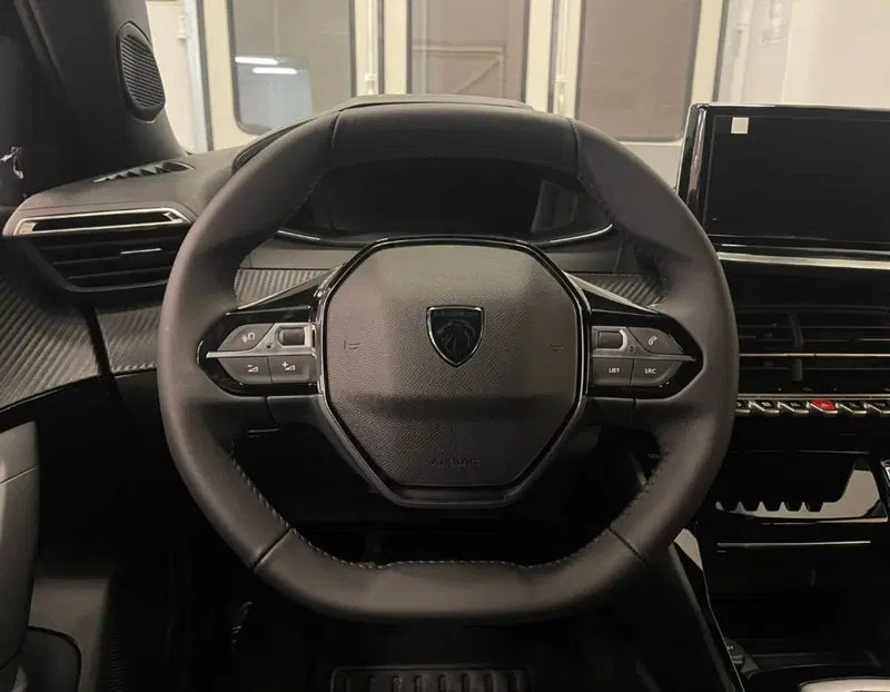 Peugeot 2008 nuova a Ferrara (8)