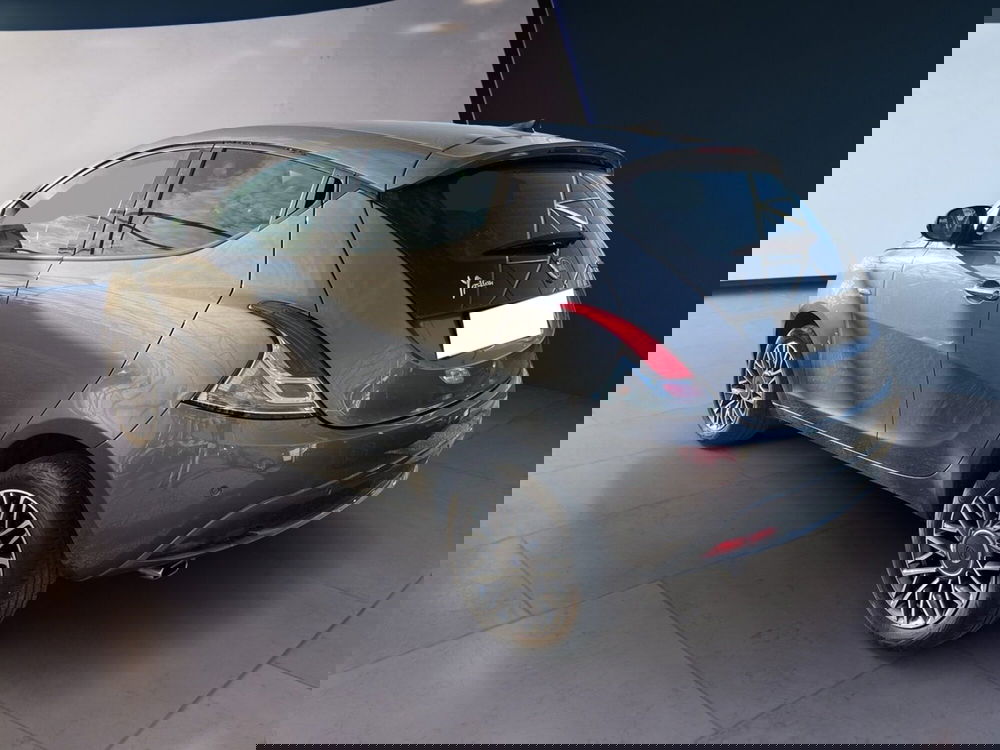 Lancia Ypsilon usata a Torino (6)