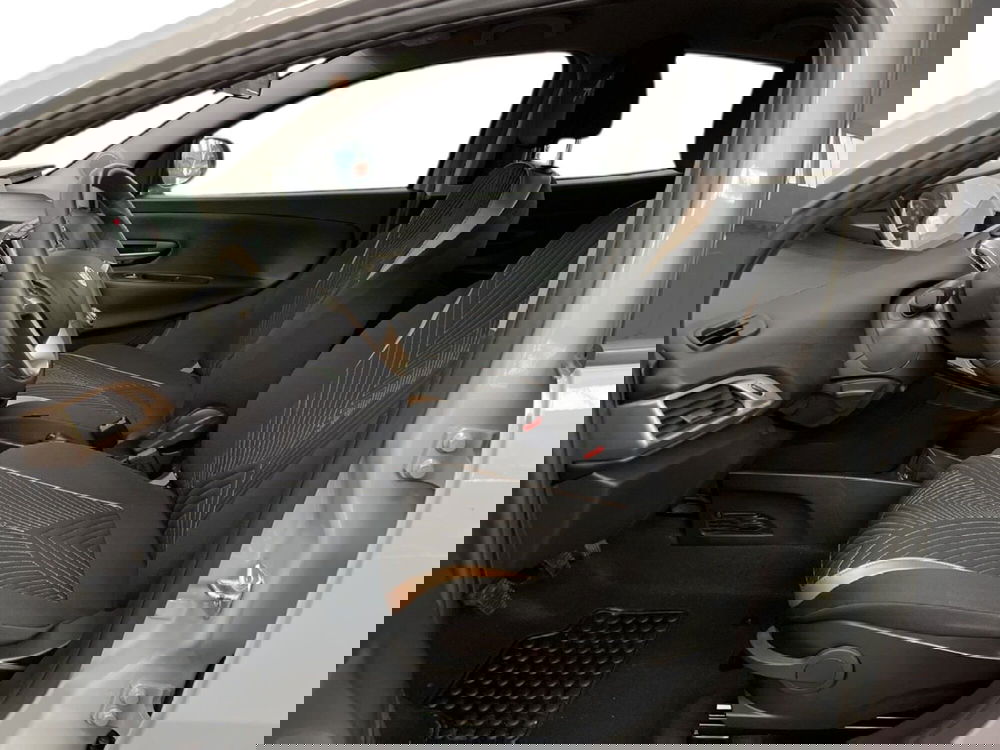 Lancia Ypsilon usata a Torino (10)