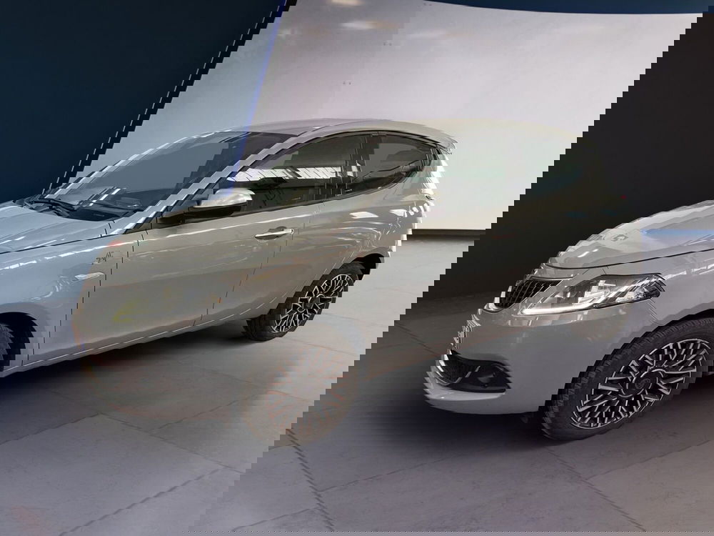 Lancia Ypsilon usata a Torino (2)