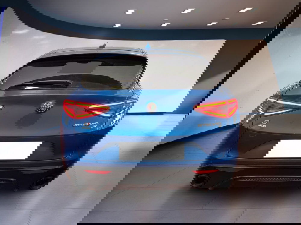Alfa Romeo Stelvio usata a Torino (4)