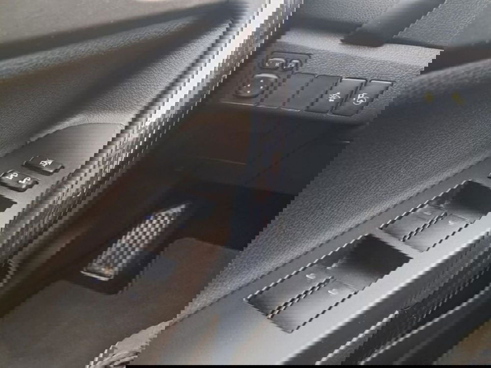 Toyota Auris usata a Cagliari (18)