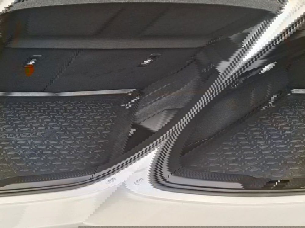 Toyota Auris usata a Cagliari (8)