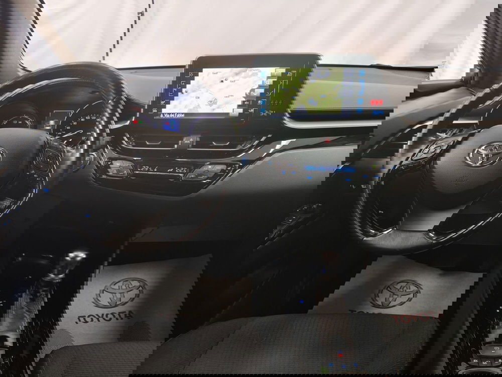 Toyota Toyota C-HR usata a Roma (11)