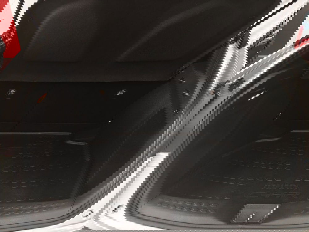 Toyota Toyota C-HR usata a Roma (12)