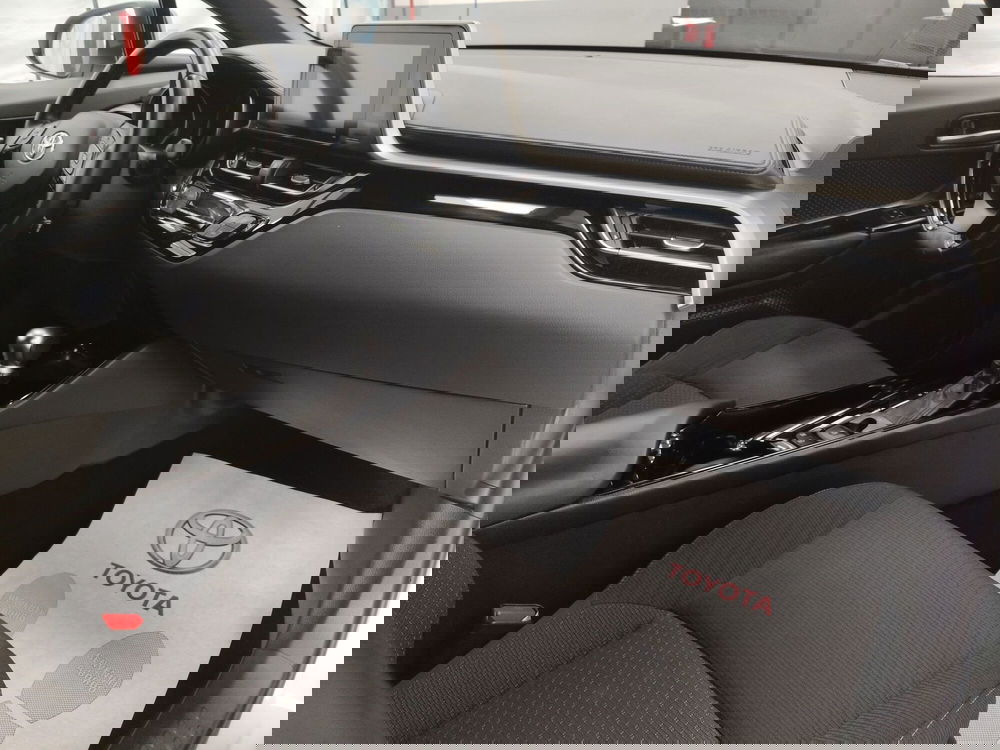 Toyota Toyota C-HR usata a Roma (6)
