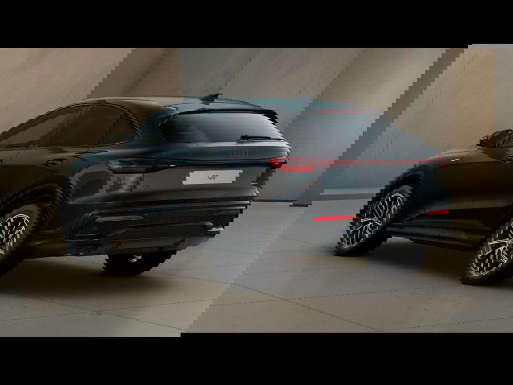 Audi Q5 Sportback nuova a Livorno (3)