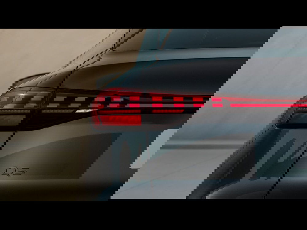 Audi Q5 Sportback nuova a Livorno (7)