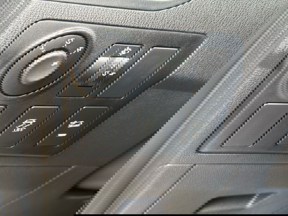 Mahindra KUV100 usata a Ferrara (15)