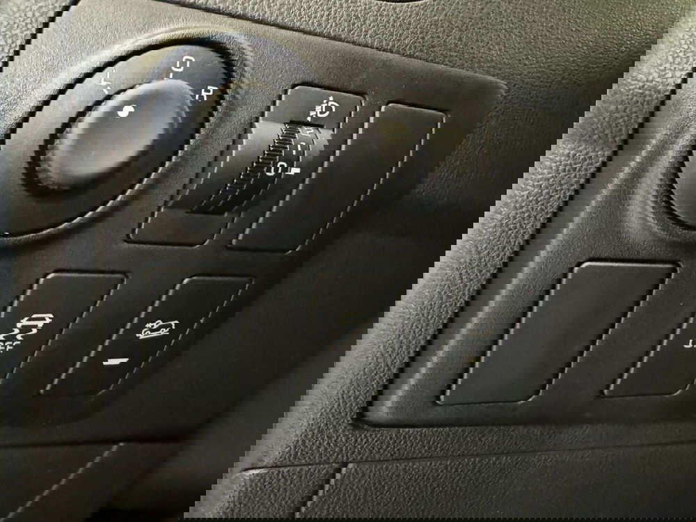 Mahindra KUV100 usata a Ferrara (14)