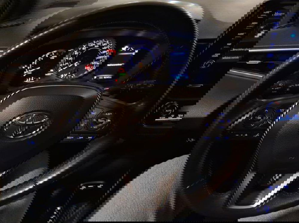 Toyota Corolla Touring Sports usata a Genova (14)