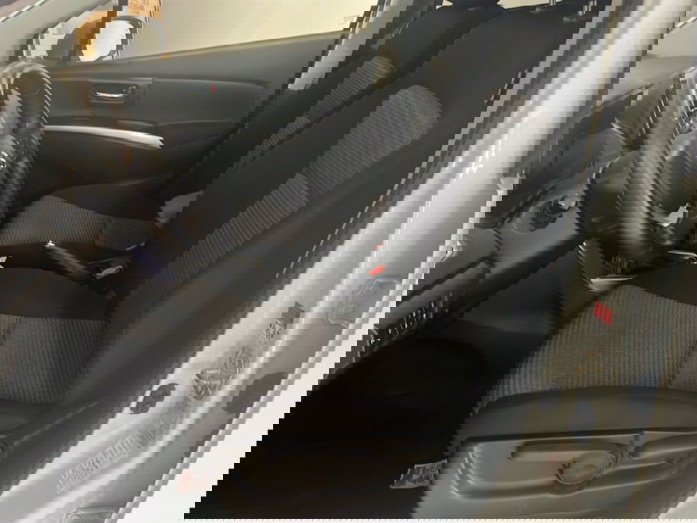 Suzuki S-Cross nuova a Vercelli (15)