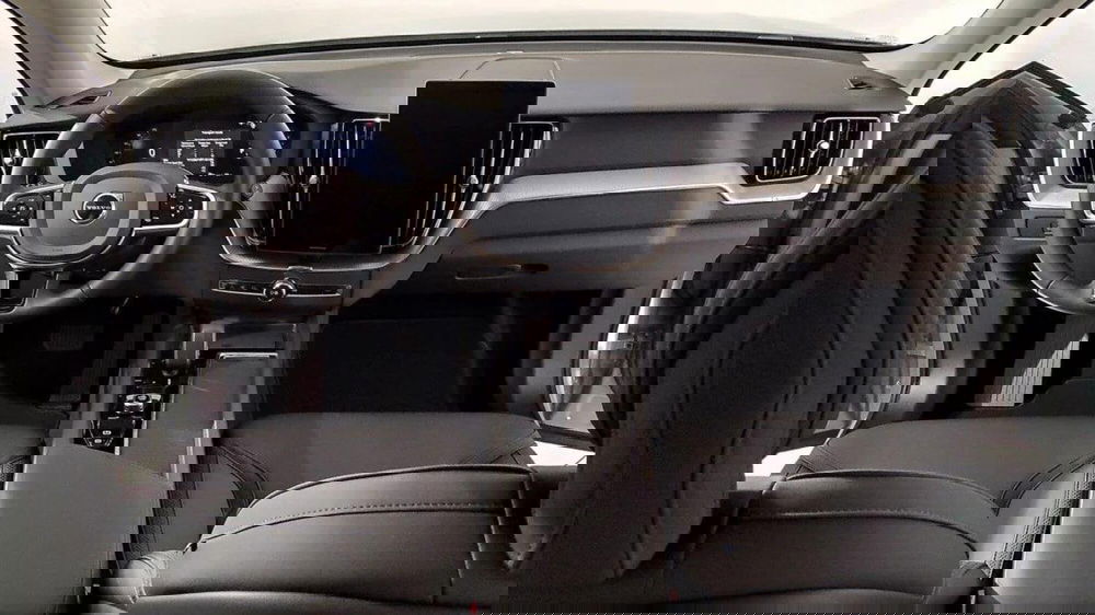 Volvo XC60 nuova a Como (5)