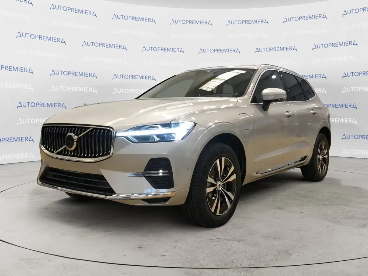 Volvo XC60 nuova a Como