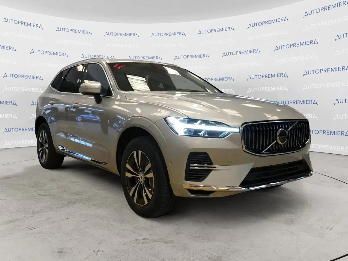 Volvo XC60 nuova a Como (3)