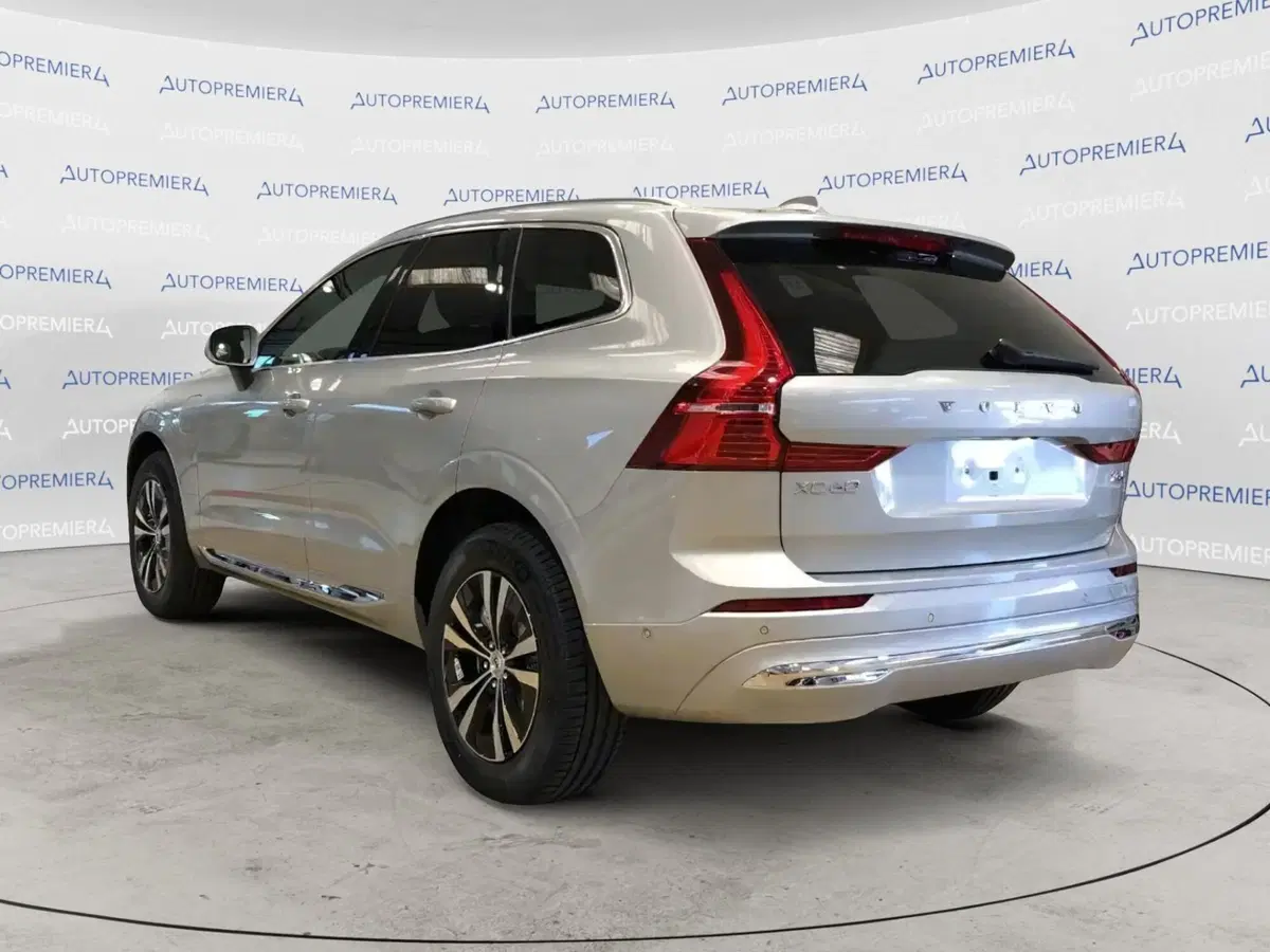 Volvo XC60 nuova a Como (4)