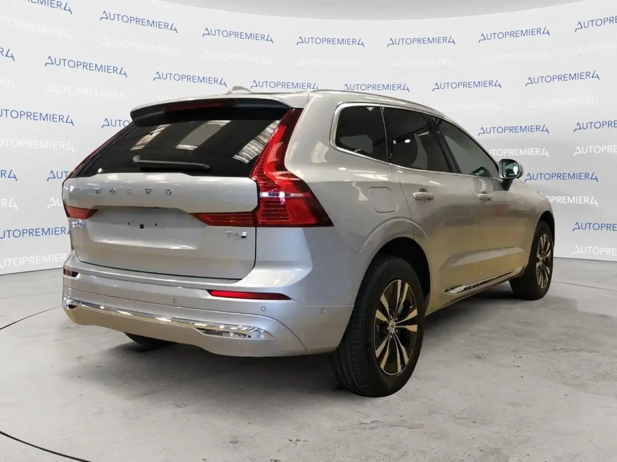 Volvo XC60 nuova a Como (5)