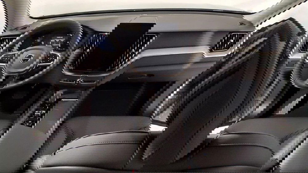 Volvo XC60 nuova a Como (7)