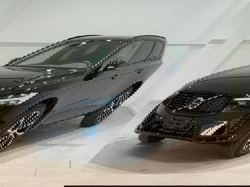 Volvo XC60 nuova a Como