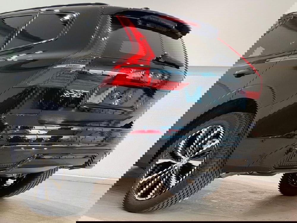 Volvo XC60 nuova a Como (7)