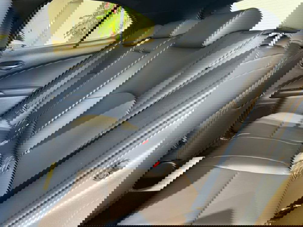 Lexus UX nuova a Perugia (11)