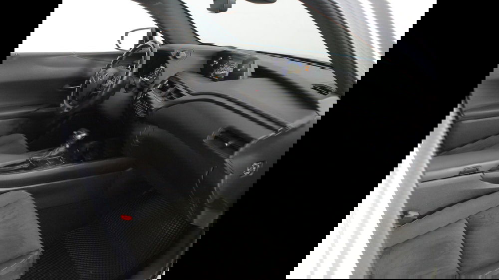 Lexus UX usata a Palermo (5)