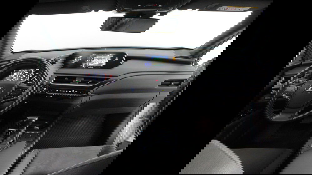 Lexus UX usata a Palermo (8)