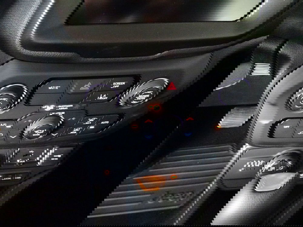 Jeep Renegade nuova a Lucca (14)