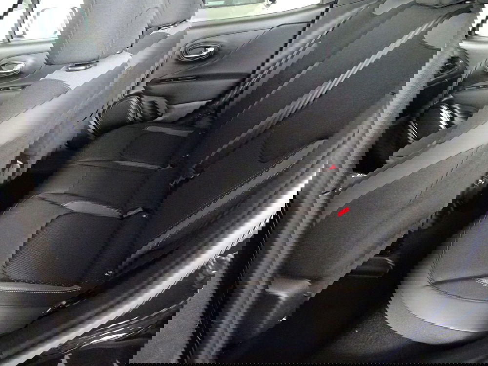 Jeep Renegade nuova a Lucca (18)