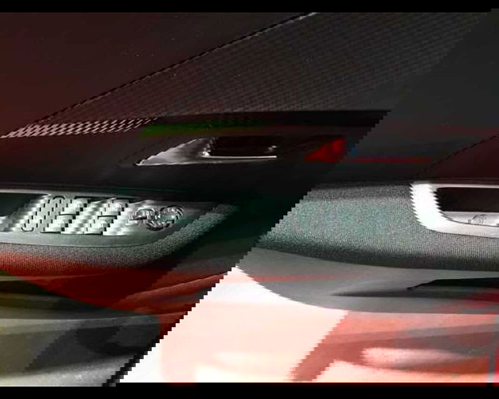 Peugeot 208 nuova a Cuneo (18)