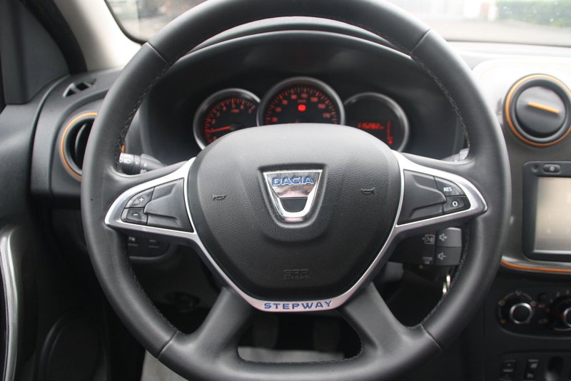 Dacia Logan usata a Catania (11)