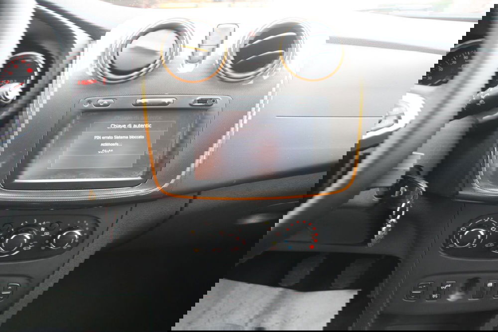 Dacia Logan usata a Catania (12)