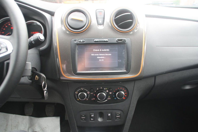 Dacia Logan usata a Catania (12)