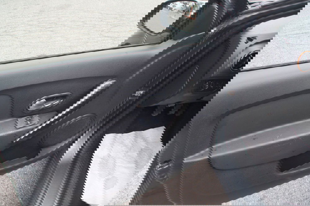 Dacia Logan usata a Catania (15)