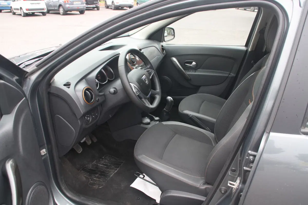 Dacia Logan usata a Catania (16)