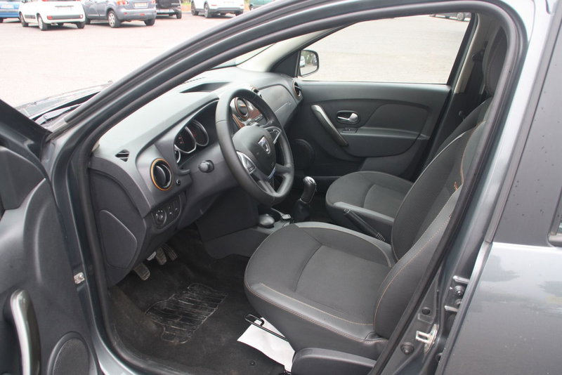 Dacia Logan usata a Catania (16)