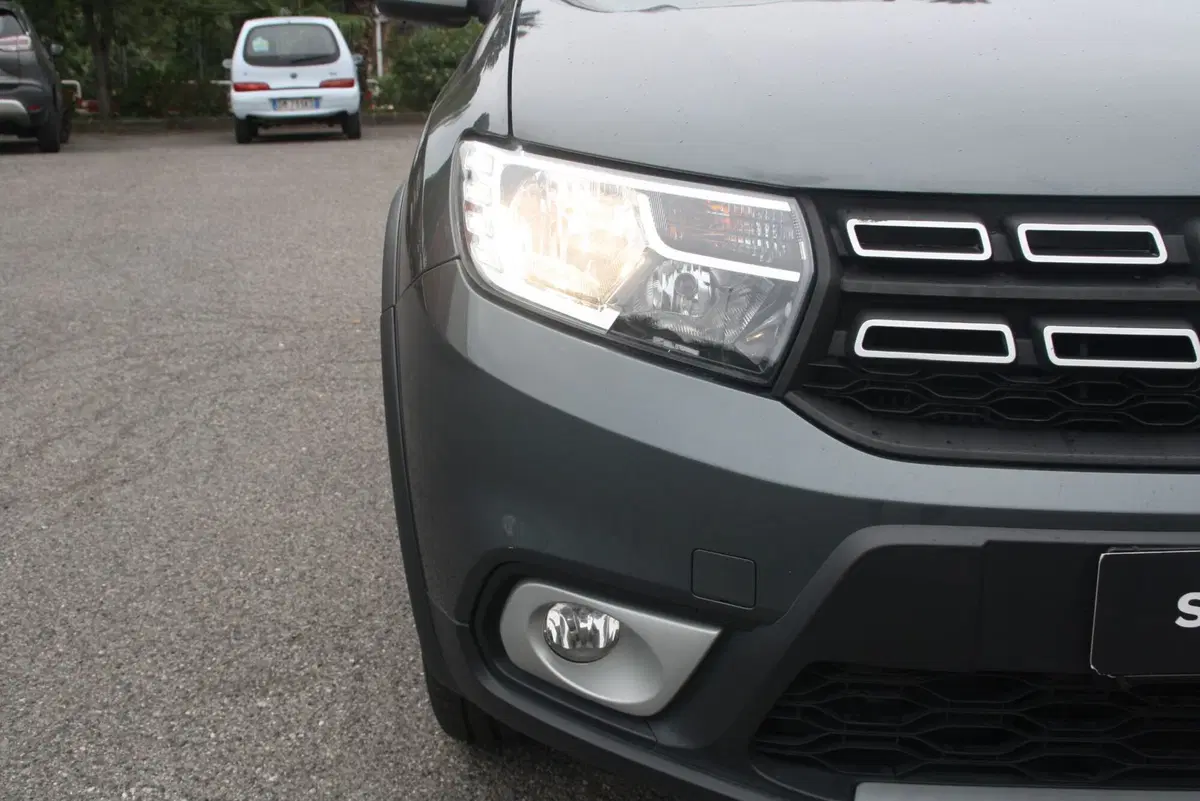 Dacia Logan usata a Catania (7)