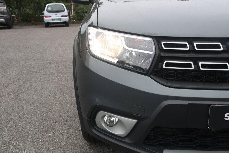 Dacia Logan usata a Catania (7)