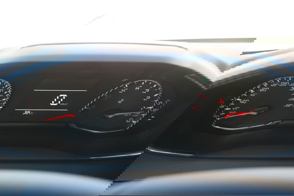 Peugeot 208 nuova a Catania (11)