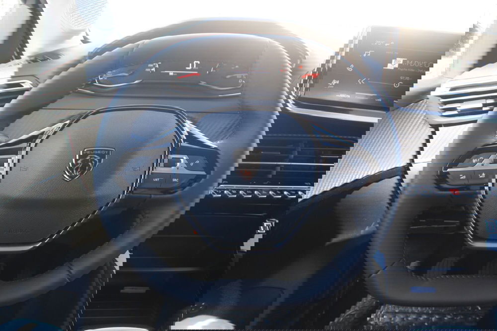 Peugeot 208 nuova a Catania (12)