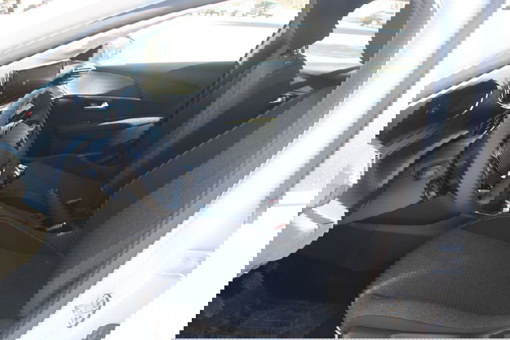 Peugeot 208 nuova a Catania (18)