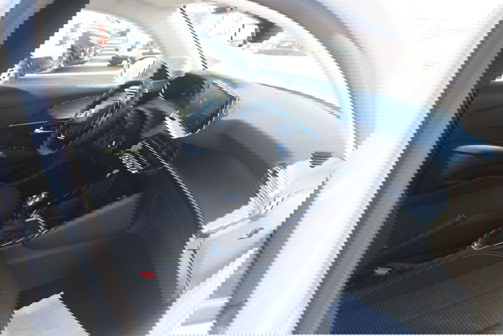 Peugeot 208 nuova a Catania (19)