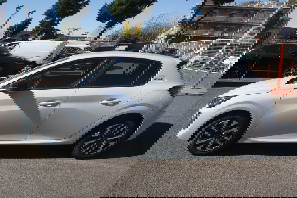 Peugeot 208 nuova a Catania (6)